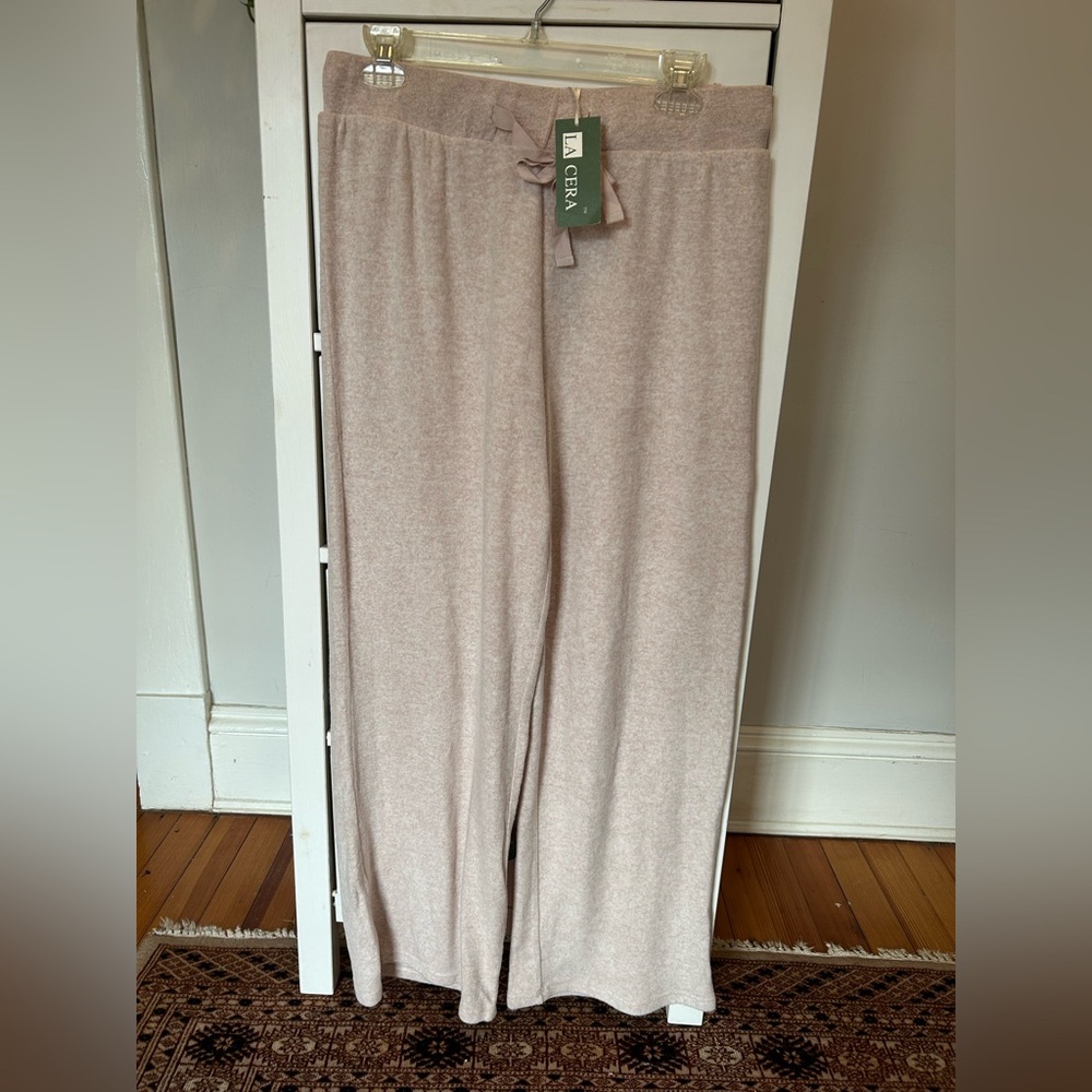 La Cera NWT women’s wide leg drawstring cozy lounge pants beige large like new